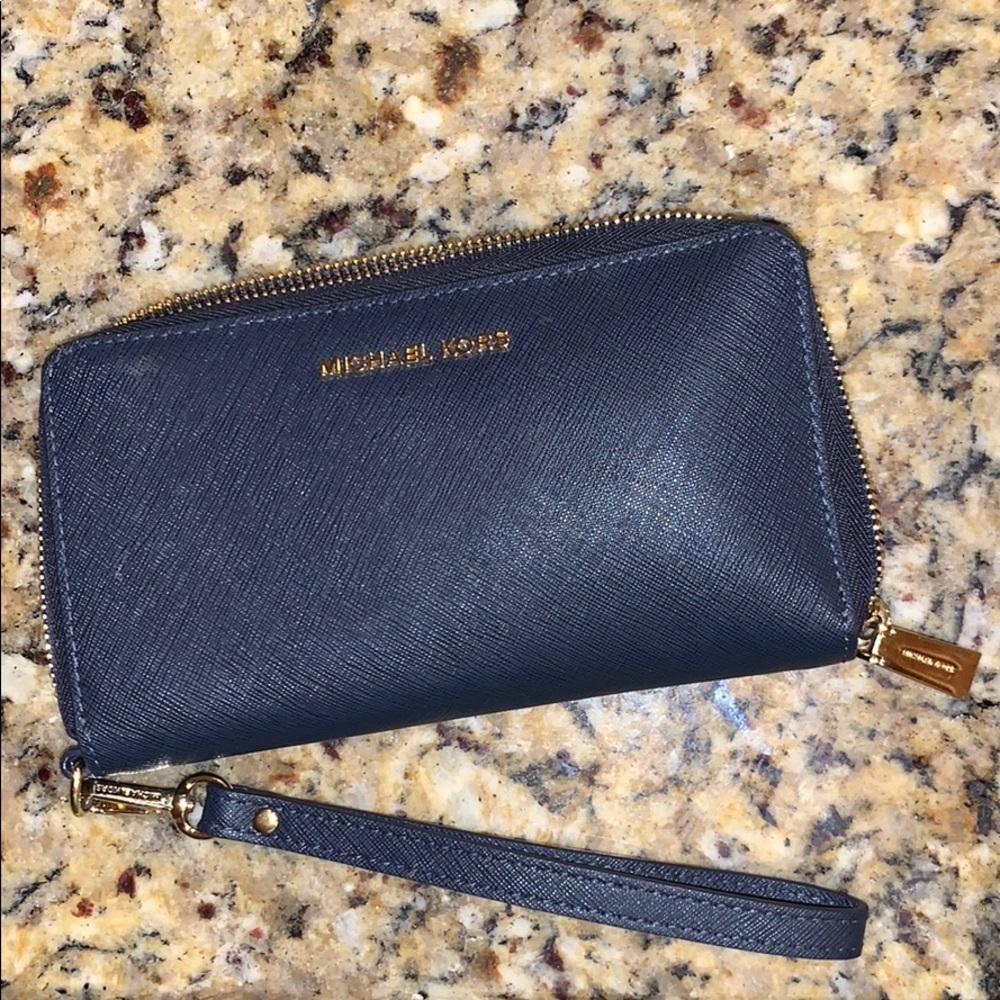 Michael Kors Large Smartphone Wristlet
